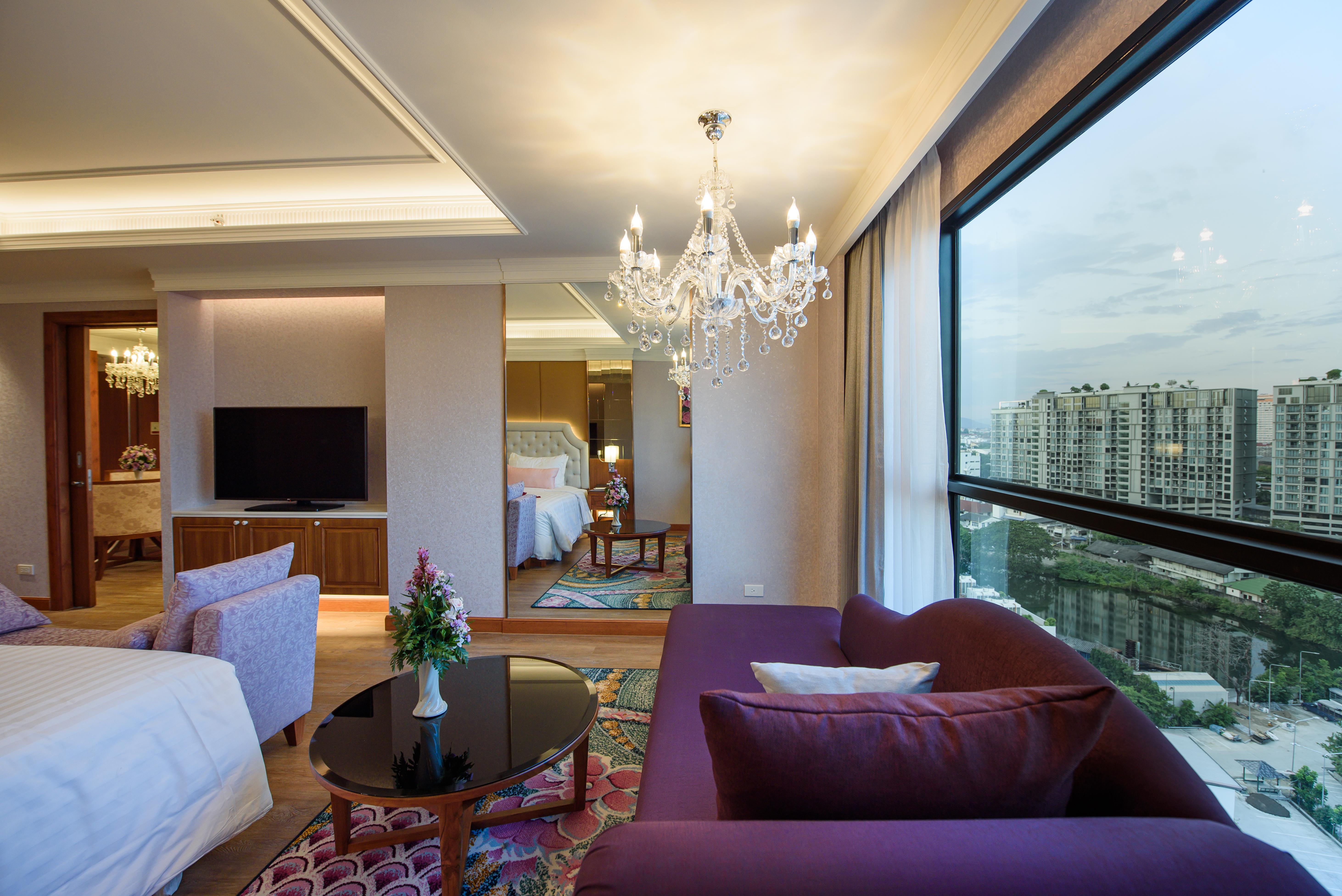The Empress Premier Chiang Mai - Sha Extra Plus Eksteriør billede A suite at the hotel