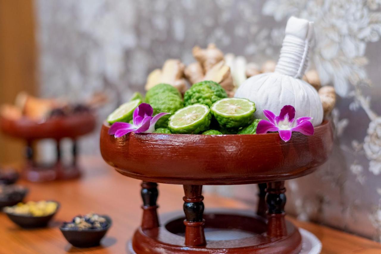 The Empress Premier Chiang Mai - Sha Extra Plus Eksteriør billede Thai herbal compress