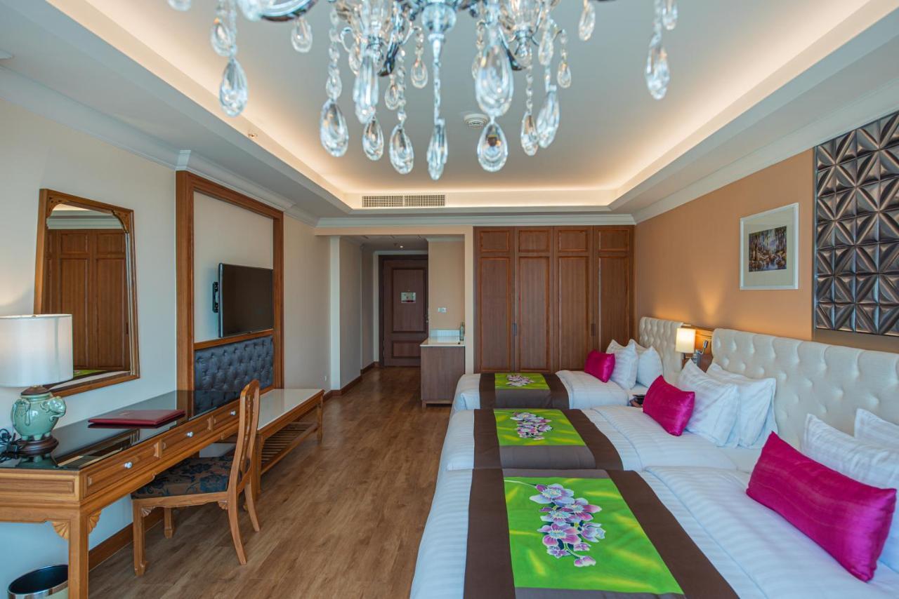The Empress Premier Chiang Mai - Sha Extra Plus Eksteriør billede Deluxe Family Room