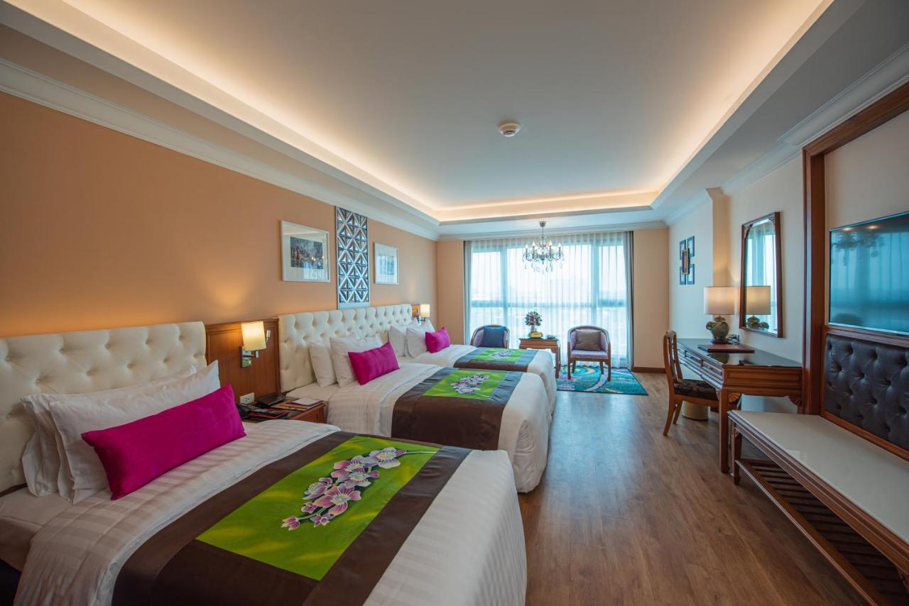 The Empress Premier Chiang Mai - Sha Extra Plus Eksteriør billede Deluxe Family Room