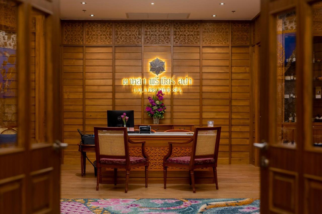 The Empress Premier Chiang Mai - Sha Extra Plus Eksteriør billede The reception area of the hotel